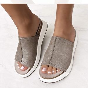 OTBT Off the Beaten Trail grey pewter leather platform slides wedges sandals NIB